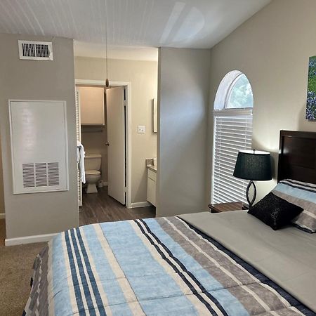 Beautiful 1-Bedroom Townhome With Nice Amenities ヒューストン エクステリア 写真