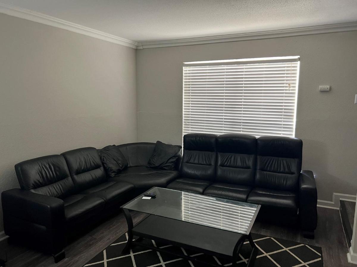 Beautiful 1-Bedroom Townhome With Nice Amenities ヒューストン エクステリア 写真