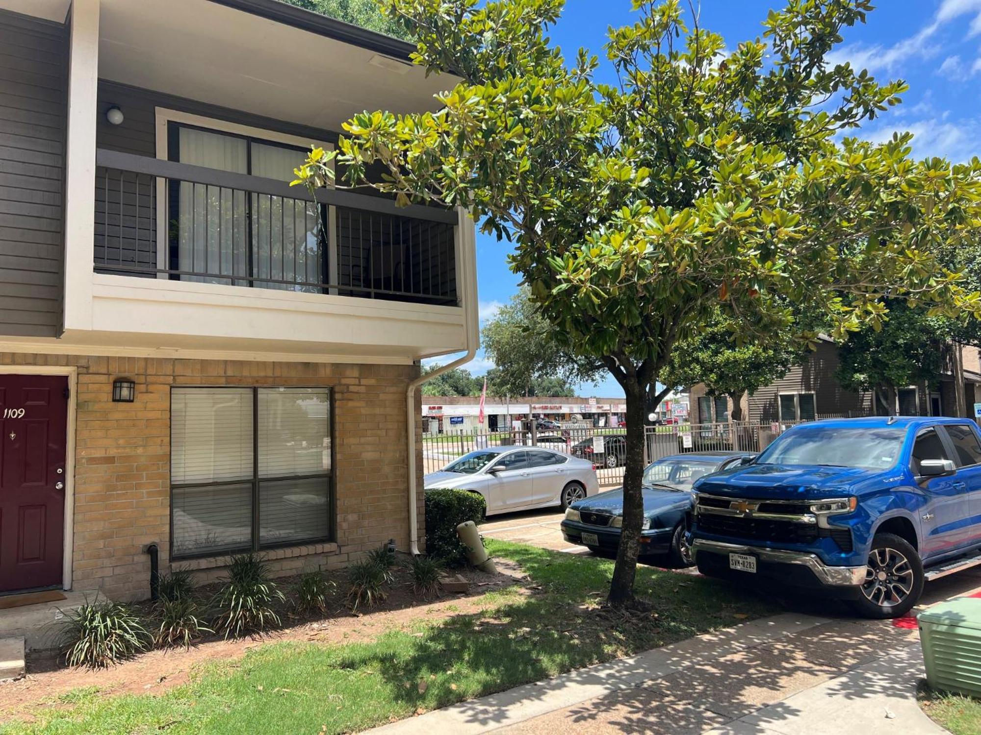 Beautiful 1-Bedroom Townhome With Nice Amenities ヒューストン エクステリア 写真
